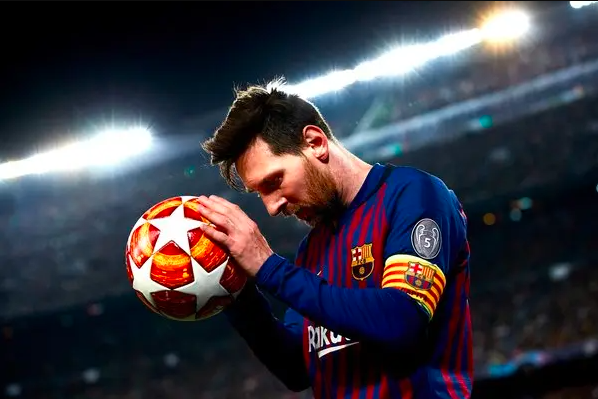 21 ildə ilk dəfə nə Ronaldo, nə də Messi “Qızıl top”a namizədlər siyahısında yer almayıb.
