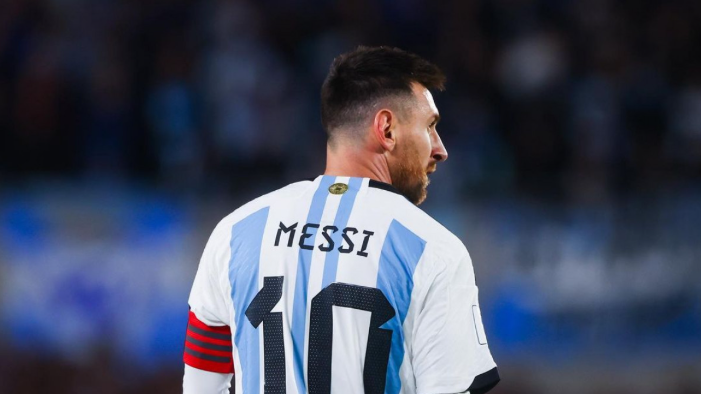 MLS-də mövsümün ən yaxşı oyunçusu adına namizədlər arasında Lionel Messi və Luis Suares var.